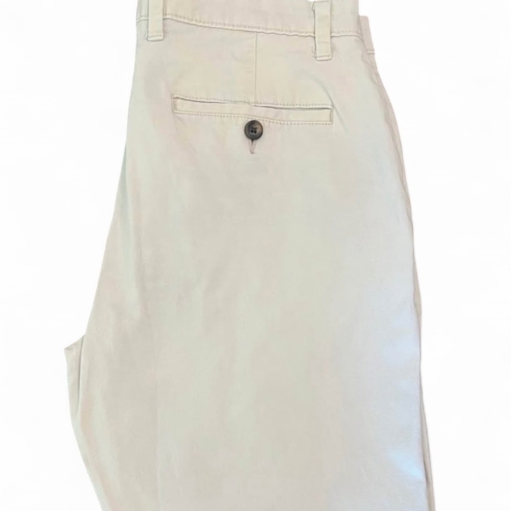 Amazon Essentials Men's Light Gray Chinos